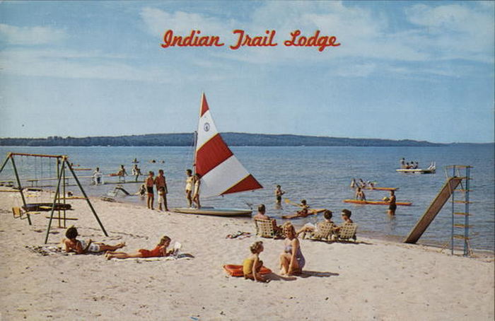 Indian Trail Lodge - Vintage Postcard